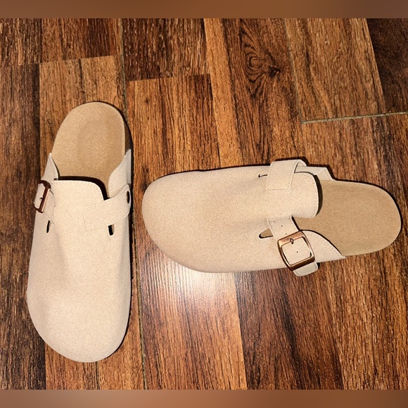 Beige Suede Buckle Slip-On Sandals size 39 (#49) - Picture 4 of 6
